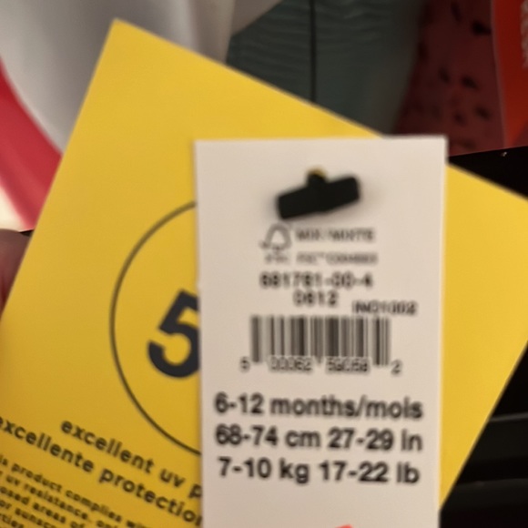 NWT! Baby Gap - Two Piece Swim Suit 6-12M - Picture 3 of 3